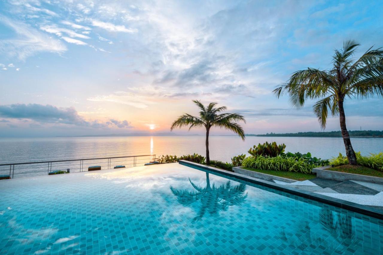 Cove 55 Hotel Santubong Kültér fotó