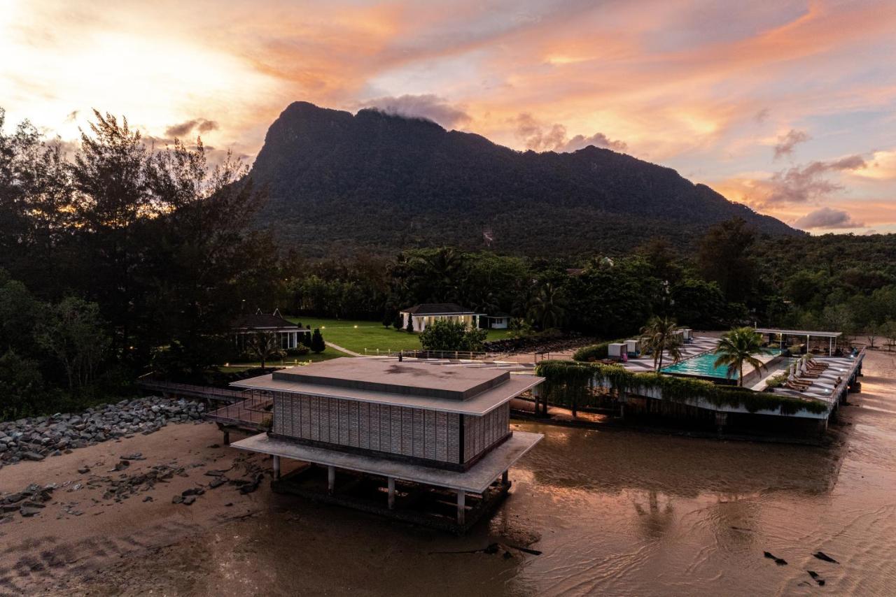 Cove 55 Hotel Santubong Kültér fotó